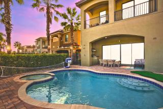 Luxury Resort Family Home Professionally Furnished Ultra Comfortable beds Epic Mario Game Room Themed Bedrooms Heated Pool and Spa Outdoor Grill Golf Course View - 6