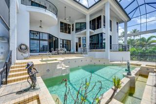 Waterfront Stunner Effortless Elegance in Naples! - Naples - 0