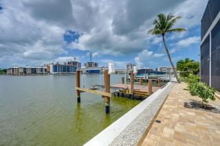 Waterfront Stunner Effortless Elegance in Naples! - Naples - 8