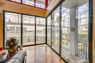 Waterfront Stunner Effortless Elegance in Naples! - Naples - 3