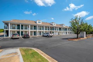 Econo Lodge - Tupelo - 8
