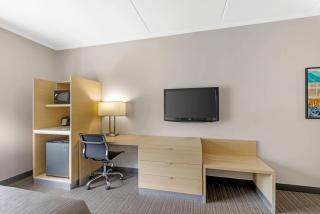 Quality Inn & Suites - Oakville - 4