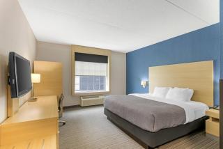 Quality Inn & Suites - Oakville - 2