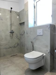 3rd Floor Mali i Robit Apartments - Golem - 3