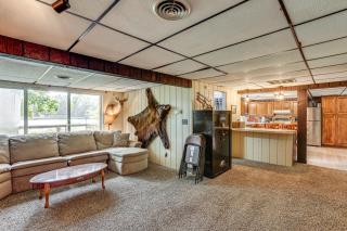 Lakefront Home with Deck Central Michigan Escape! - - 4