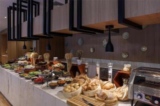 Radisson Hotel & Residence Riyadh Olaya - Riyad - 4
