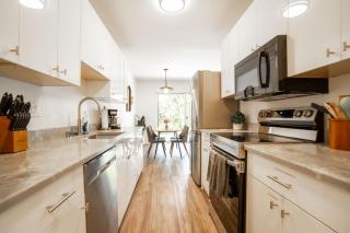 Stylish Bellevue Stay half mile to downtown - Bellevue - 8