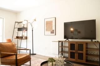 Stylish Bellevue Stay half mile to downtown - Bellevue - 1
