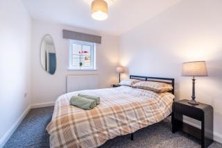 Two-bed Ground Floor Flat in Caerphilly Town Centre - Caerphilly - 7
