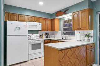 Nature Coast Getaway #2 - Comfy 2 Bedroom - Homosassa - 2