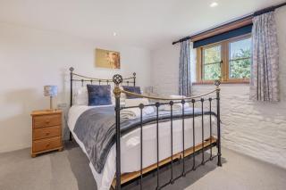 Inglewood, Kirkoswald characterful cottage with wood burning stove in rural setting - 2