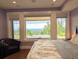 Mountain House of Wonder - Qualicum Beach - 6