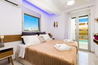 Extraordinary Rethymno Villa Villa Hantengu 3 Bedrooms Beach Front Private Outdoor Swimming Pool And Hot Tub Pigianos Kampos - Pigianos Kampos - 6