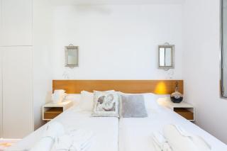 Extraordinary Rethymno Villa Villa Hantengu 3 Bedrooms Beach Front Private Outdoor Swimming Pool And Hot Tub Pigianos Kampos - Pigianos Kampos - 4