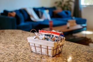 Modern 2BR Mesa Condo in Central Location with Pool Access - Mesa - 4