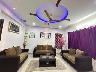 Grand City Retreat 4BHK Balcony Bliss in Manikonda - 2