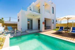 Sensational Rethymno Villa Villa Akaza 2 Bedrooms Beach Front Private Outdoor Swimming Pool And Hot Tub Pigianos Kampos - Pigianos Kampos - 0