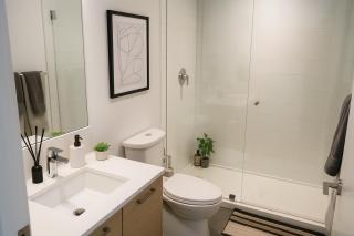 Bright and Airy Condo Steps from Yaletown Amenities - Vancouver - 2