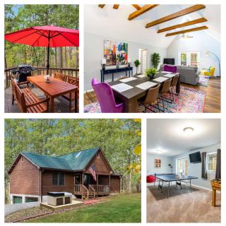 Hot Tub, Deck&Grill, Game Room, WiFi at Cute Cabin - Charles Town - 0