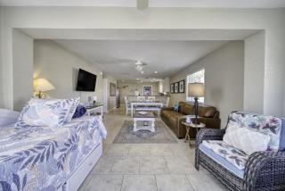 Ocean Breeze Beach Bungalow - 2bedroom 2bath - Ormond Beach - 6
