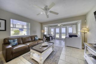 Ocean Breeze Beach Bungalow - 2bedroom 2bath - 3