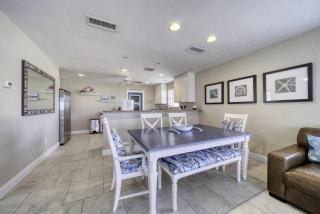 Ocean Breeze Beach Bungalow - 2bedroom 2bath - Ormond Beach - 1