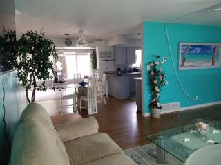 2Br 2bath - Endless Summer Oasis with a Pool - Daytona Beach - 3