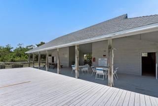 Jewel Of The Banks by Village Realty - 7