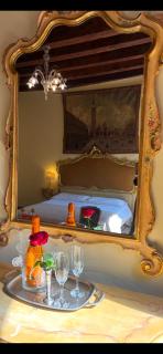 B&B Luxury San Firmino Canal View - Venice - 5