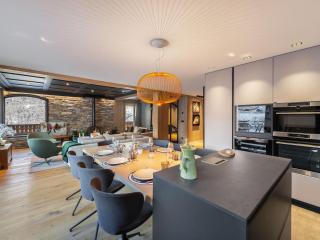 Chalet familial moderne à Méribel Village, terrasse sud avec jacuzzi, proche pistes et commerces - FR-1-566-56 - Les Allues - 0