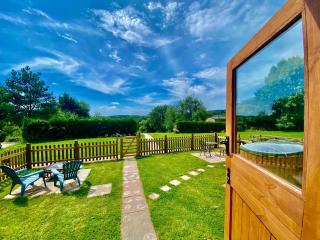 Unplug & Reconnect, Romantic Retreat with Hot Tub - Yarpole - 8
