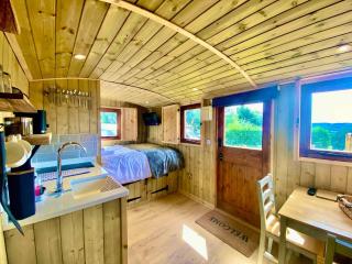 Unplug & Reconnect, Romantic Retreat with Hot Tub - Yarpole - 5