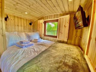 Unplug & Reconnect, Romantic Retreat with Hot Tub - Yarpole - 4