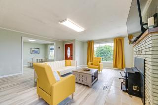 Walk to Beach Cozy Home with Deck in Smith River! - Smith River - 5