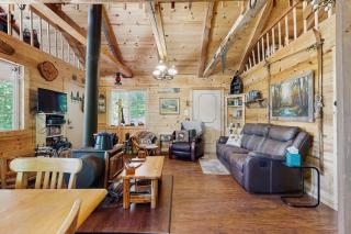 The Creekside Cabin - 6