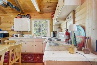 The Creekside Cabin - 3