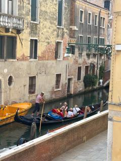 B&B Luxury San Firmino Canal View - Venice - 2