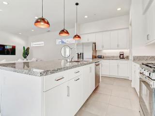 3br 1bath Beautiful Desert Oasis Retreat Pool & Jacuzzi - La Quinta - 2