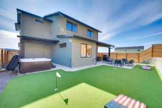 Hot Tub and Water Views High-End Vantage Retreat - - 7