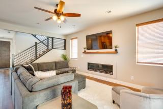 Hot Tub and Water Views High-End Vantage Retreat - - 5