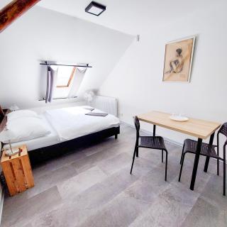 Romantický pokojíček v podkroví R5 - 1