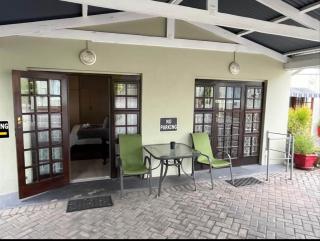 Kwantu Guest house - - 4