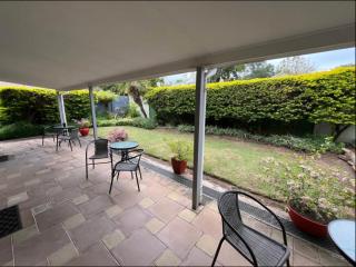 Kwantu Guest house - - 2