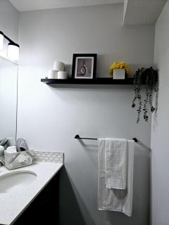 Cozy 2Bedroom Basement Suite in NW Calgary - Calgary - 1
