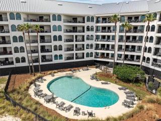 417 Seascape Villas Wild Dunes Resort, Beachfront! Stunning Views! Pool! Linens Included - Isle of Palms - 8