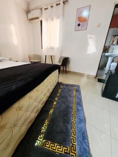 Chambre meublé avec Toillette intérieure - Dakar - 9