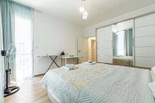 Finest 3BR Downtown - 1