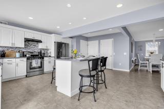 Waterfront Retreat with Dock and Bay Views - 9