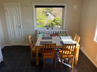 Two floors house with 3 bed rooms and room for 8 persons - Ålesund - 9