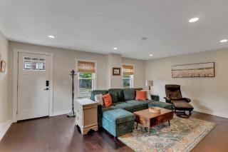 Charming Family Saratoga Home Walk to Track & Downtown - Saratoga Springs - 2